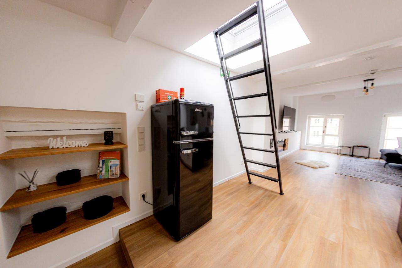Highlight Am Stadtplatz Muehldorf - C4S Come4Stay - 2 Zimmer Wohnung I Bis Zu 5 Gaeste المظهر الخارجي الصورة