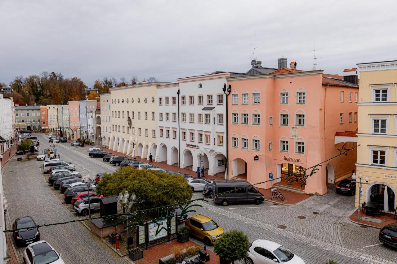 Highlight Am Stadtplatz Muehldorf - C4S Come4Stay - 2 Zimmer Wohnung I Bis Zu 5 Gaeste المظهر الخارجي الصورة