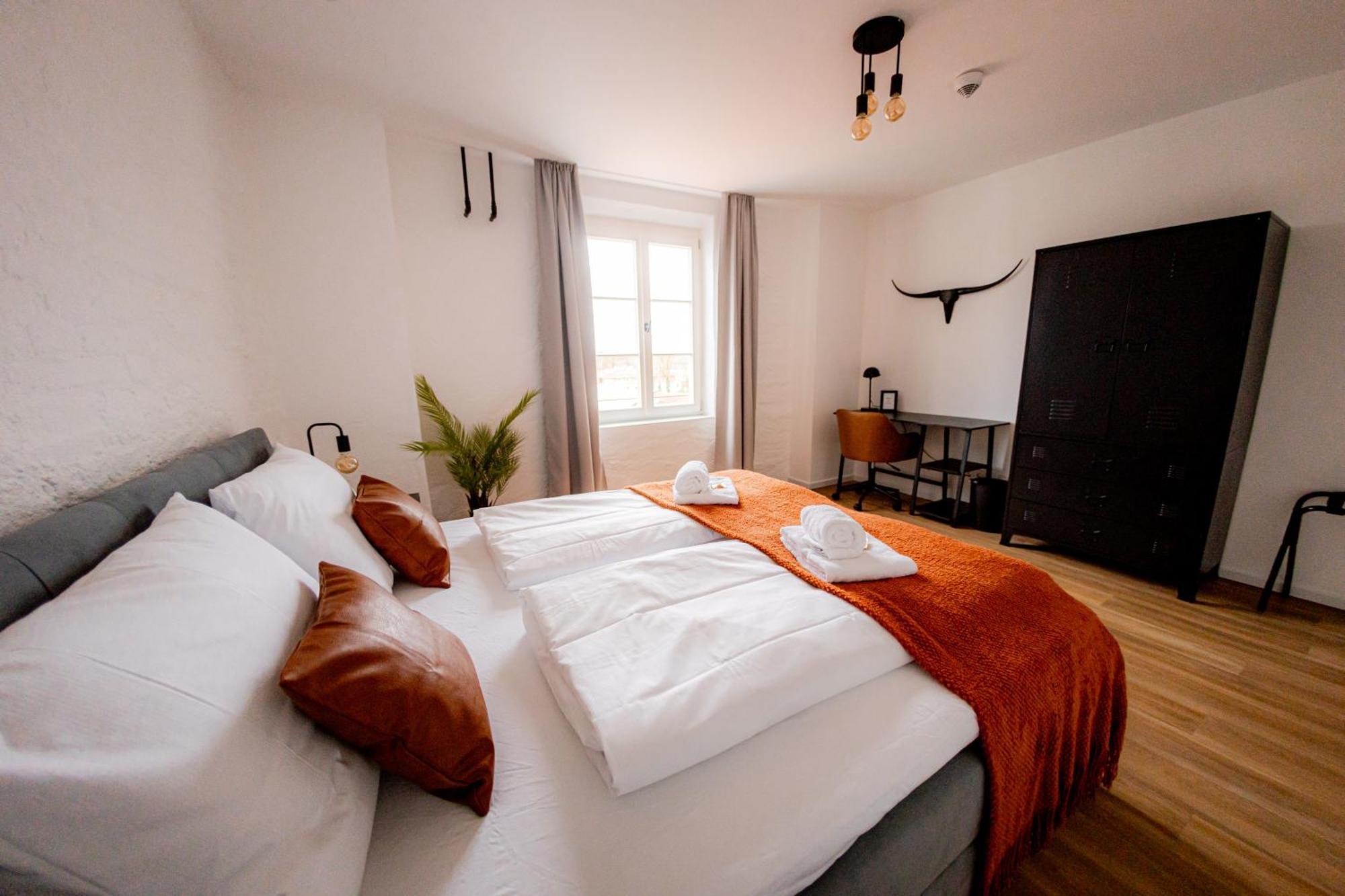 Highlight Am Stadtplatz Muehldorf - C4S Come4Stay - 2 Zimmer Wohnung I Bis Zu 5 Gaeste المظهر الخارجي الصورة