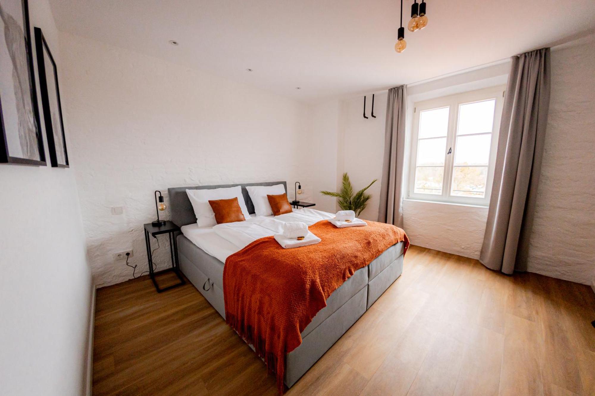 Highlight Am Stadtplatz Muehldorf - C4S Come4Stay - 2 Zimmer Wohnung I Bis Zu 5 Gaeste المظهر الخارجي الصورة