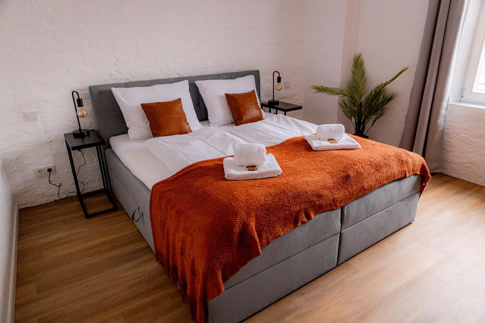 Highlight Am Stadtplatz Muehldorf - C4S Come4Stay - 2 Zimmer Wohnung I Bis Zu 5 Gaeste المظهر الخارجي الصورة