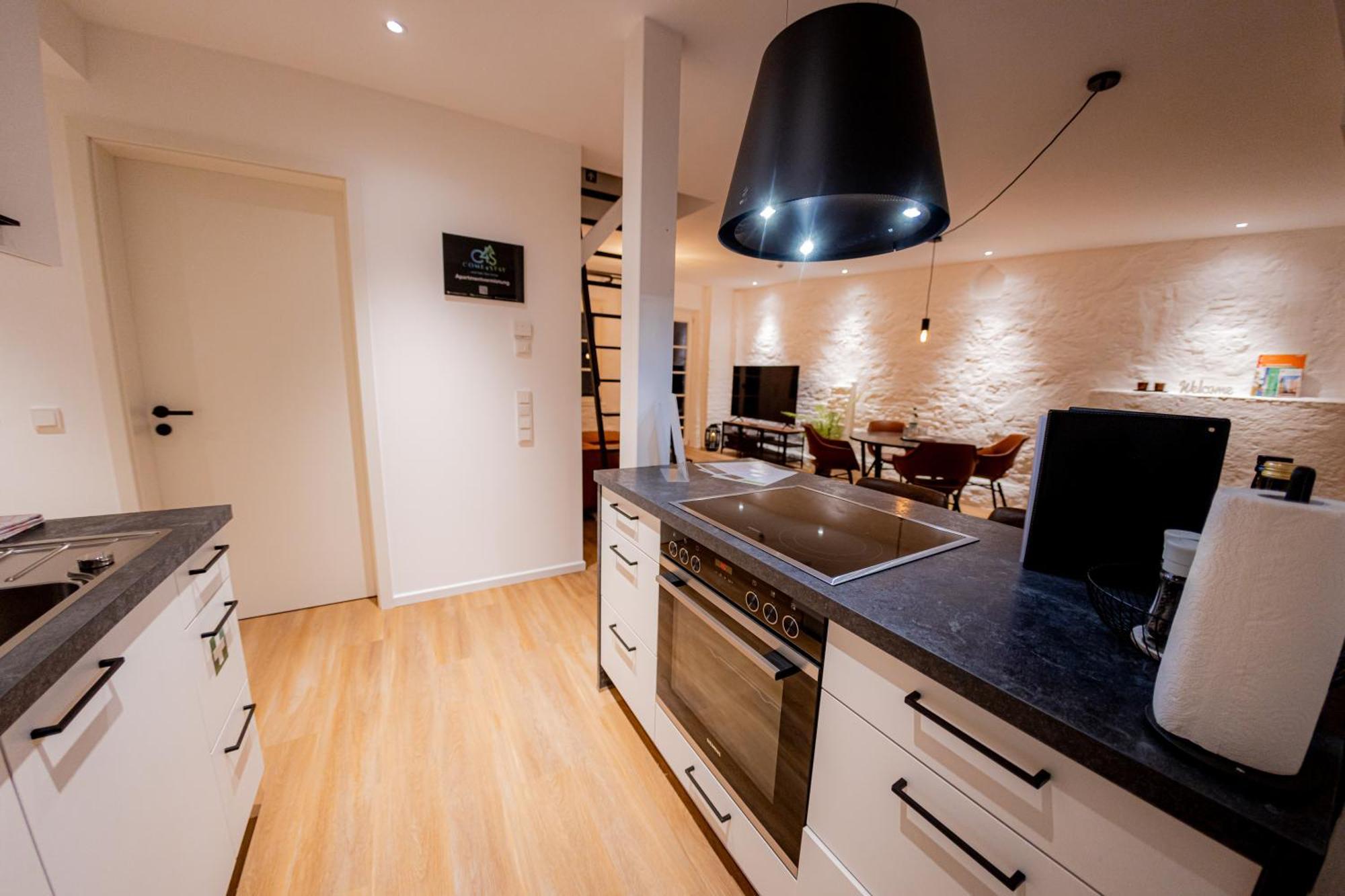 Highlight Am Stadtplatz Muehldorf - C4S Come4Stay - 2 Zimmer Wohnung I Bis Zu 5 Gaeste الغرفة الصورة